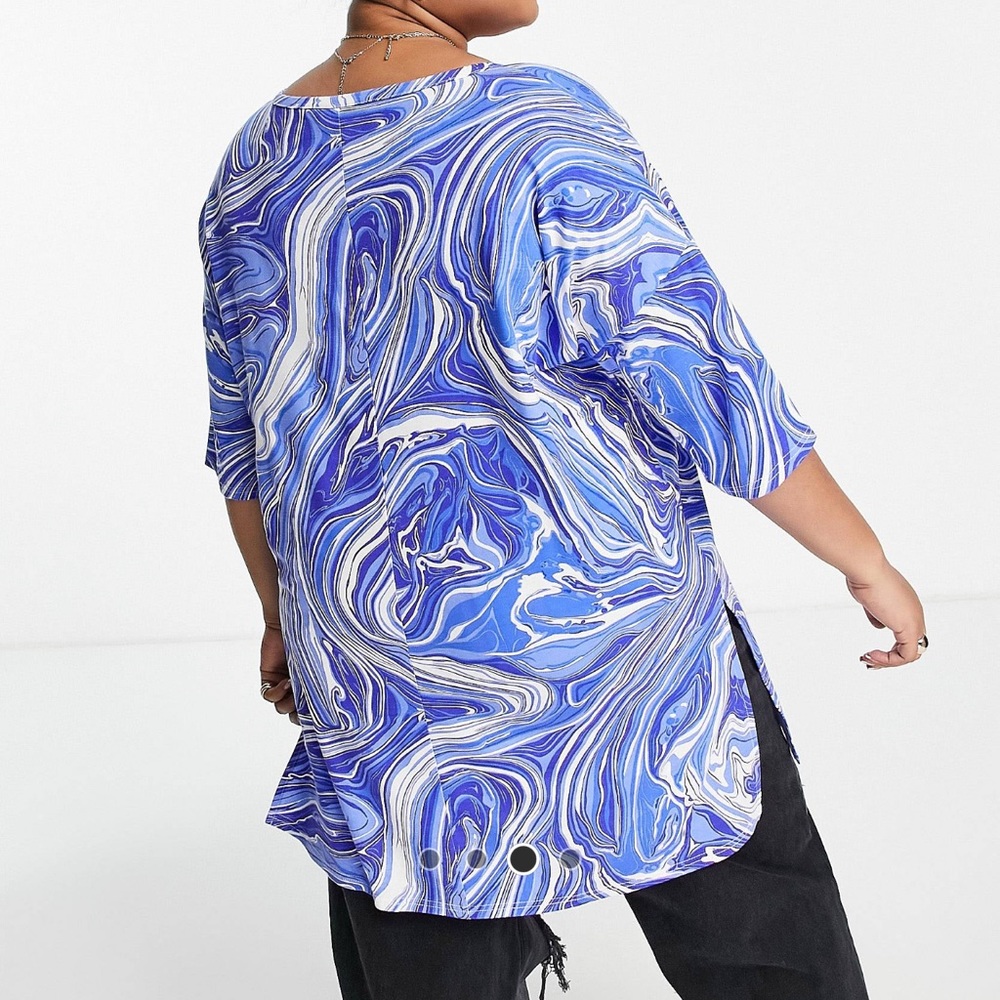 Plus size blue marble shirt 👚